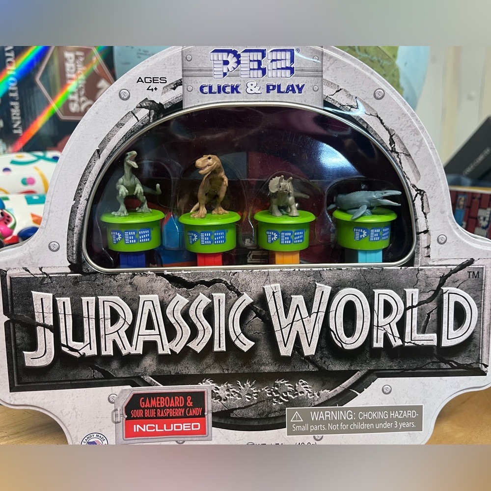 Jurassic World Click and Play Gift Tin PEZ